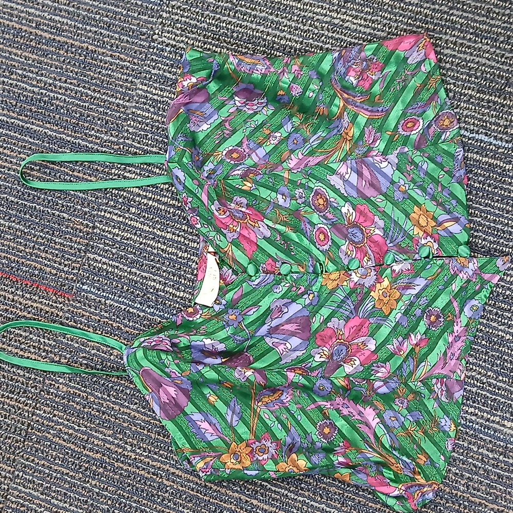 Vintage Victoria’s Secret vintage gold label cropped cami Size Medium